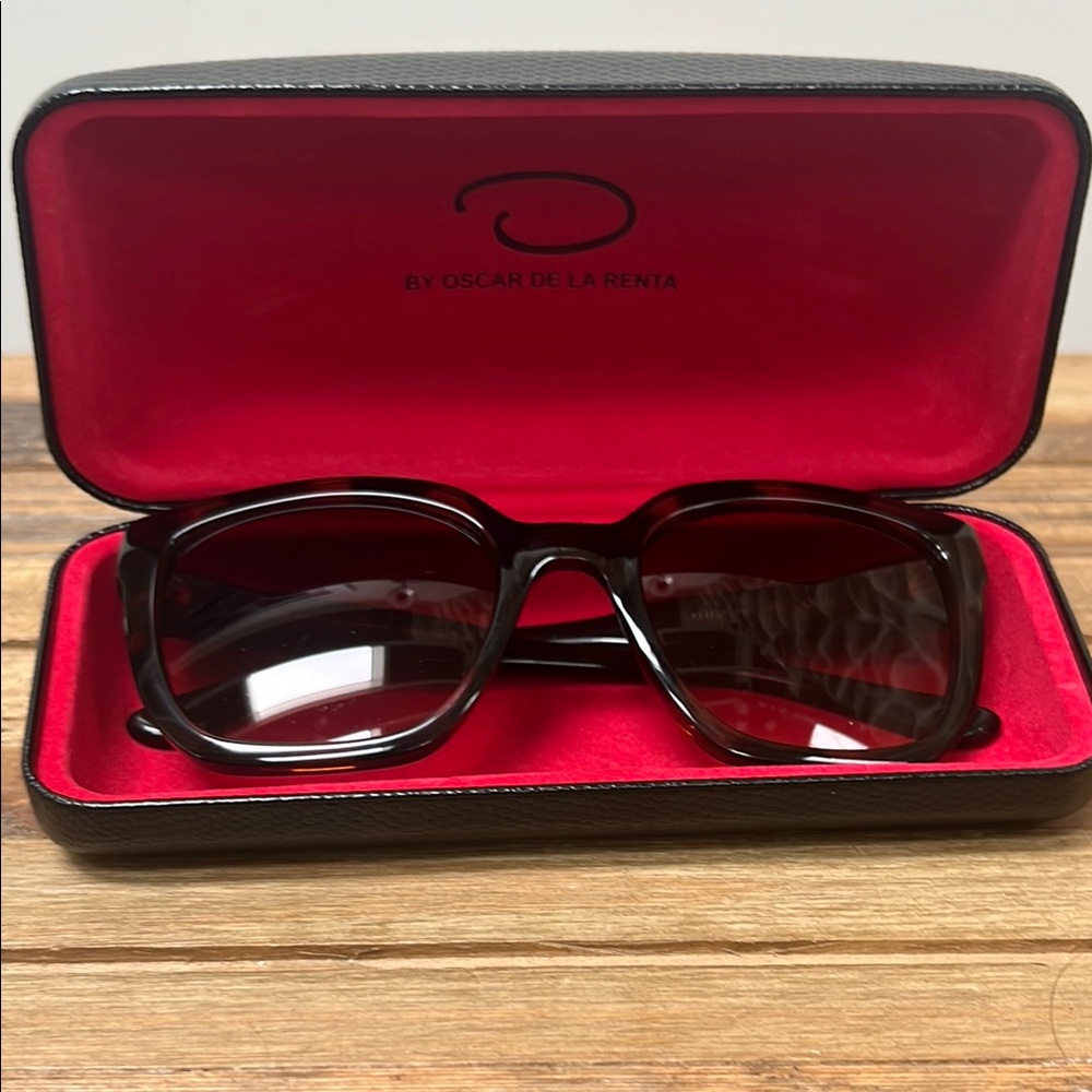 New Oscar de la Renta Tortoise Shell Sunglasses
